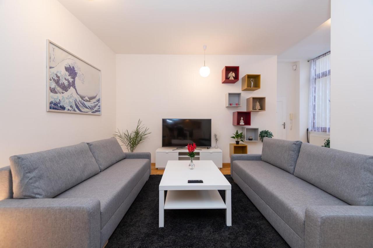 Luxury Apartment In The Center Of Praha Bagian luar foto