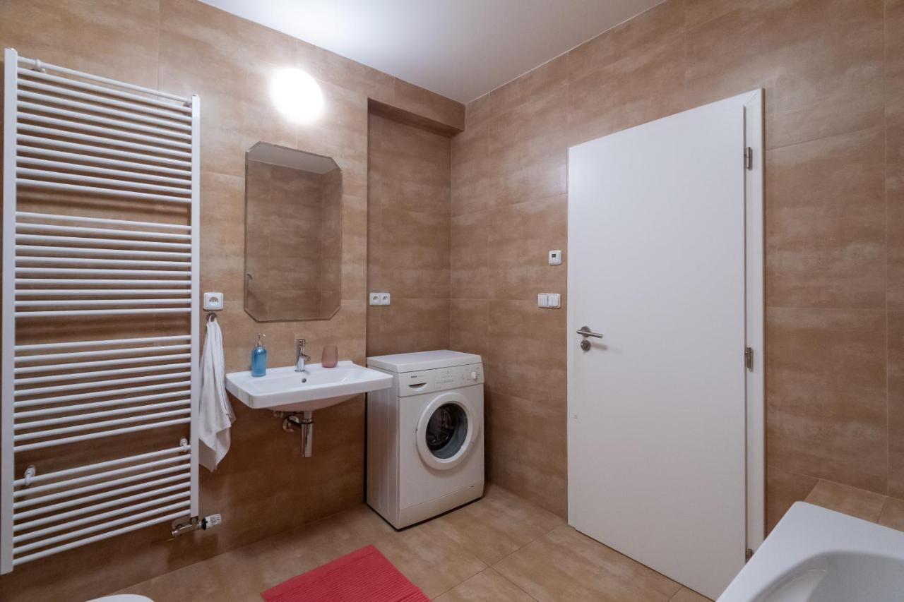 Luxury Apartment In The Center Of Praha Bagian luar foto