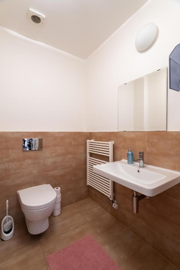 Luxury Apartment In The Center Of Praha Bagian luar foto